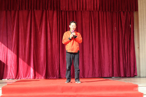 菲思盾壁掛爐總經(jīng)理黃愛明發(fā)言